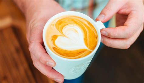 How to Make Latte Art at Home: Uncovering the Creative Blend Between Coffee and Artistry